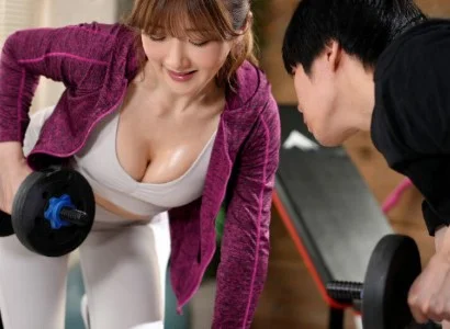 Nữ PT gợi cảm cùng chàng trai số hưởng ngủ với nhau