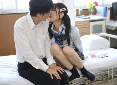 Cậu nam sinh yếu đuối được địt bởi khoa khôi giữa lớp