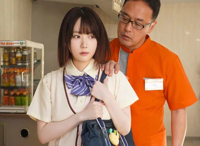 Ông quản lý đương đầu với em gái lấy trộm đồ trong cửa hàng